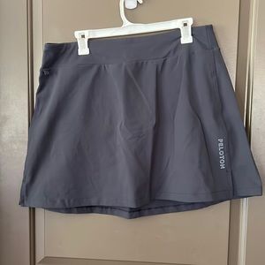 1X peloton skort